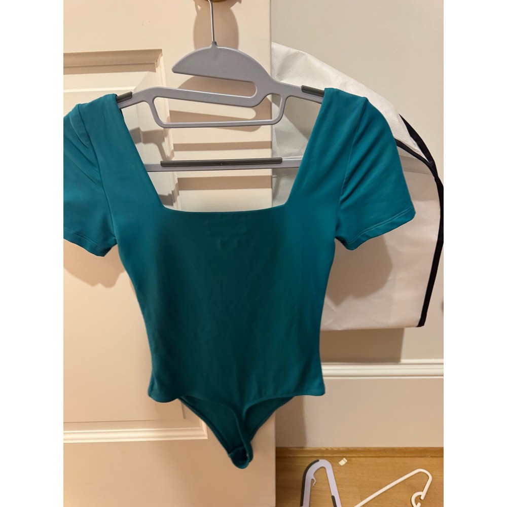 Aritzia Babaton Original Contour Manner Short Sleeve Squareneck Bodysuit Teal - Picture 4 of 4